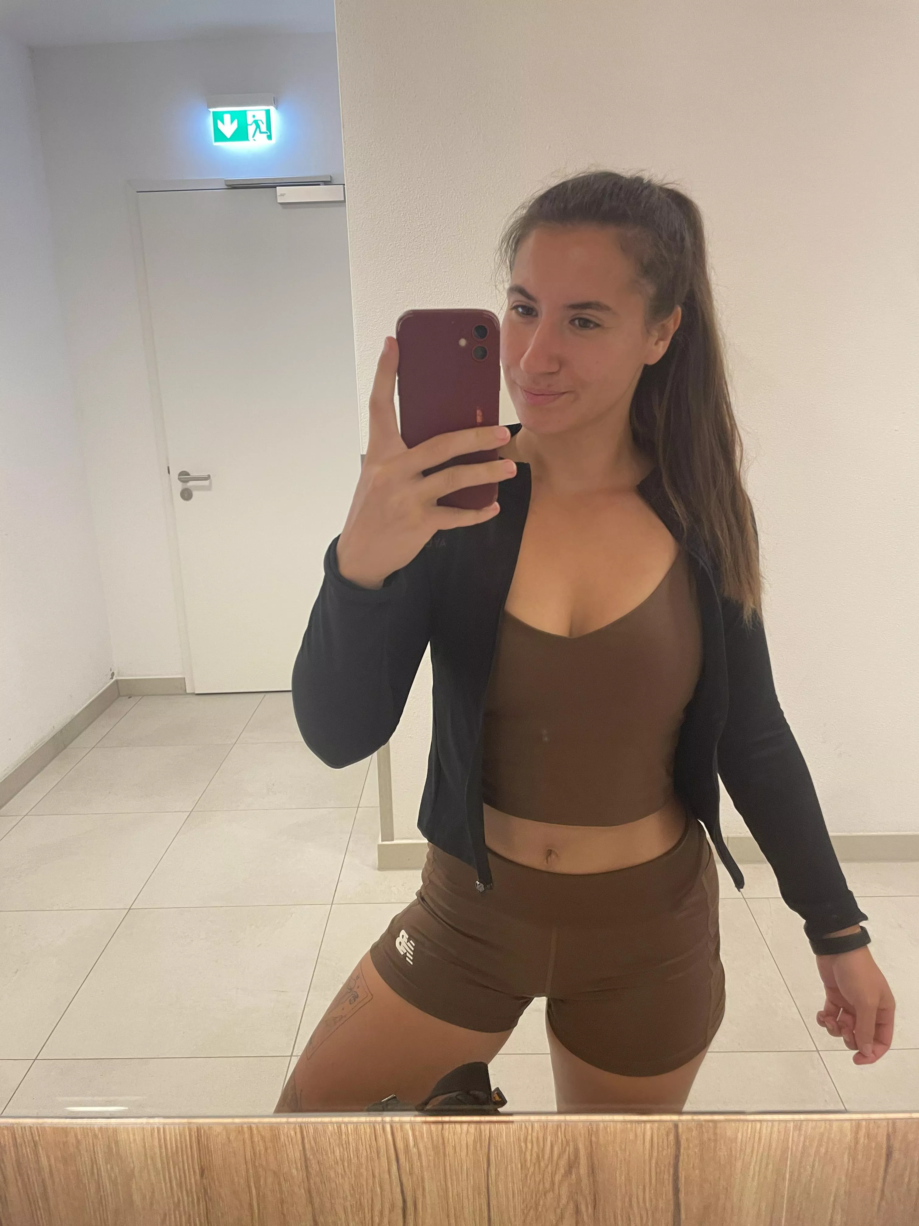 gymgirl feeling excited for the day posted by sweetlikehannah