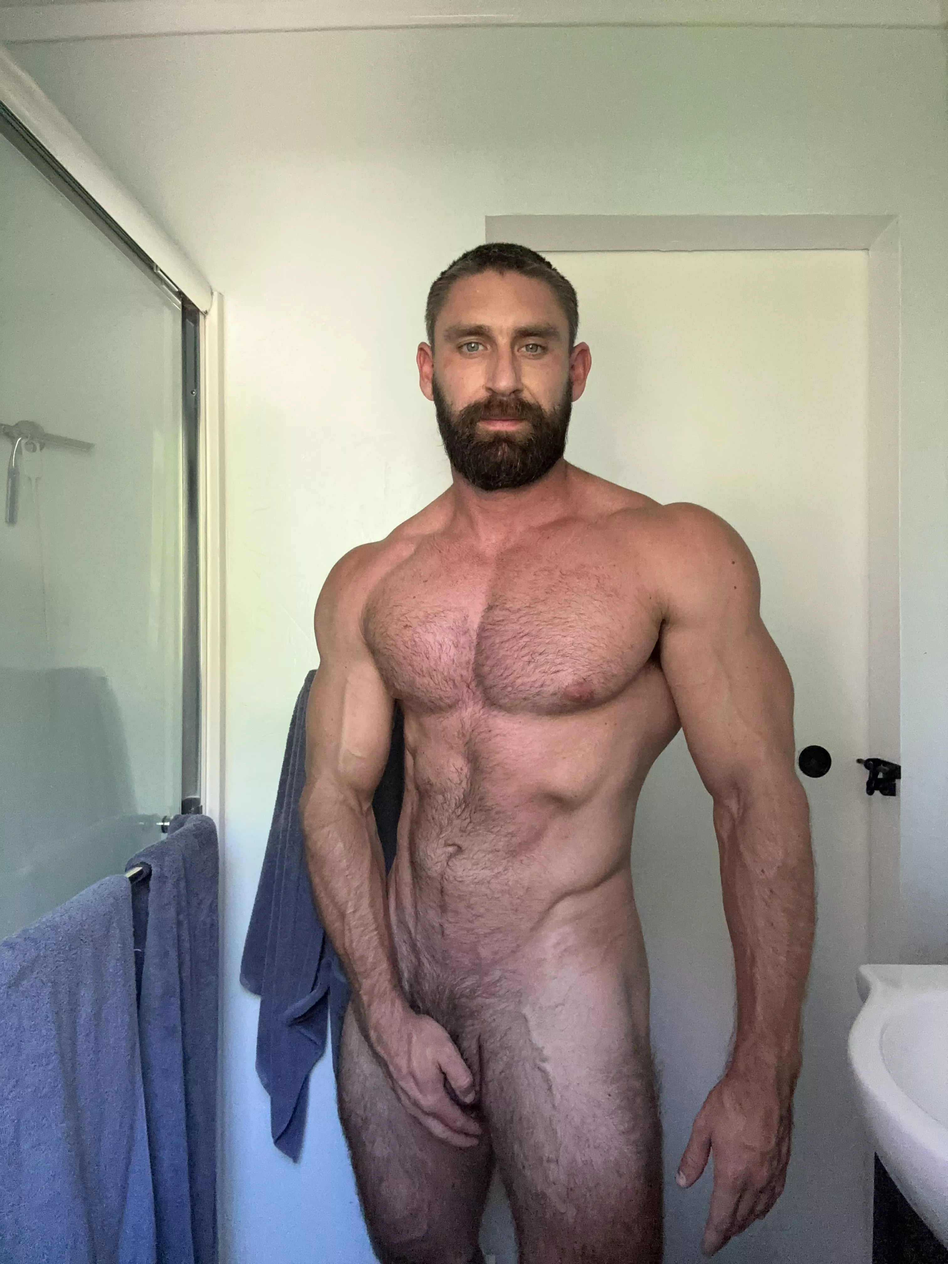 Hop in the shower with me posted by onlygainzsteve