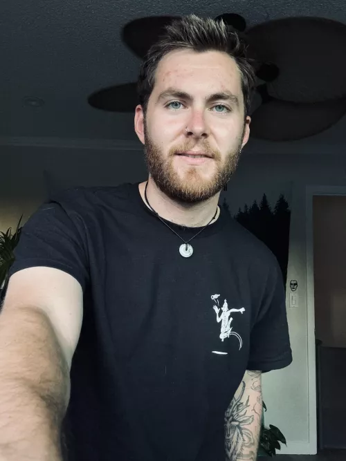 i have no night plans… maybe someone wants to say hi? by ssaaddccaatt