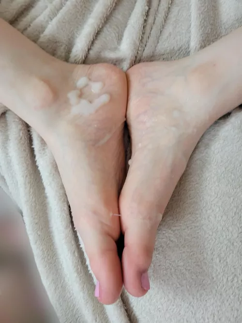 I wish you could all cum on my feet by TSBambiFeet