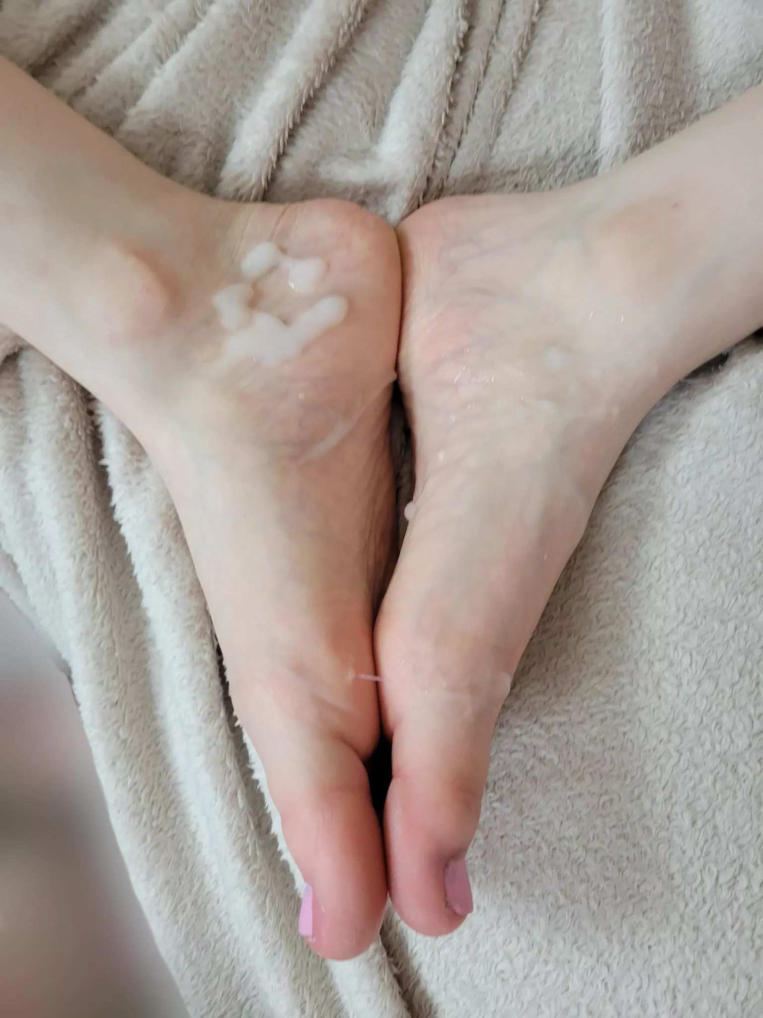 I wish you could all cum on my feet posted by TSBambiFeet