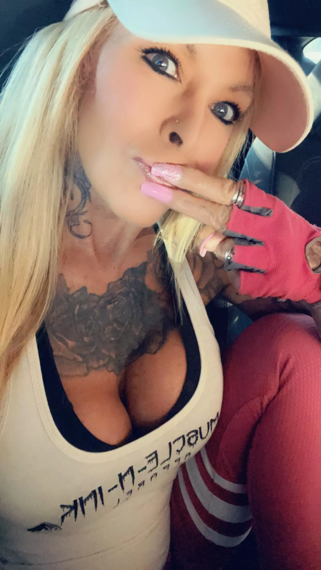 Kisses posted by NarrowProduce7463