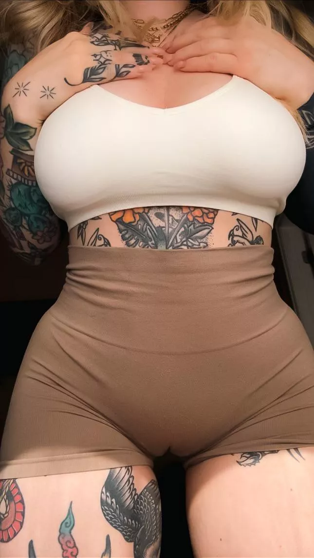 Might be my new favorite gym outfit  posted by DesertEmerald