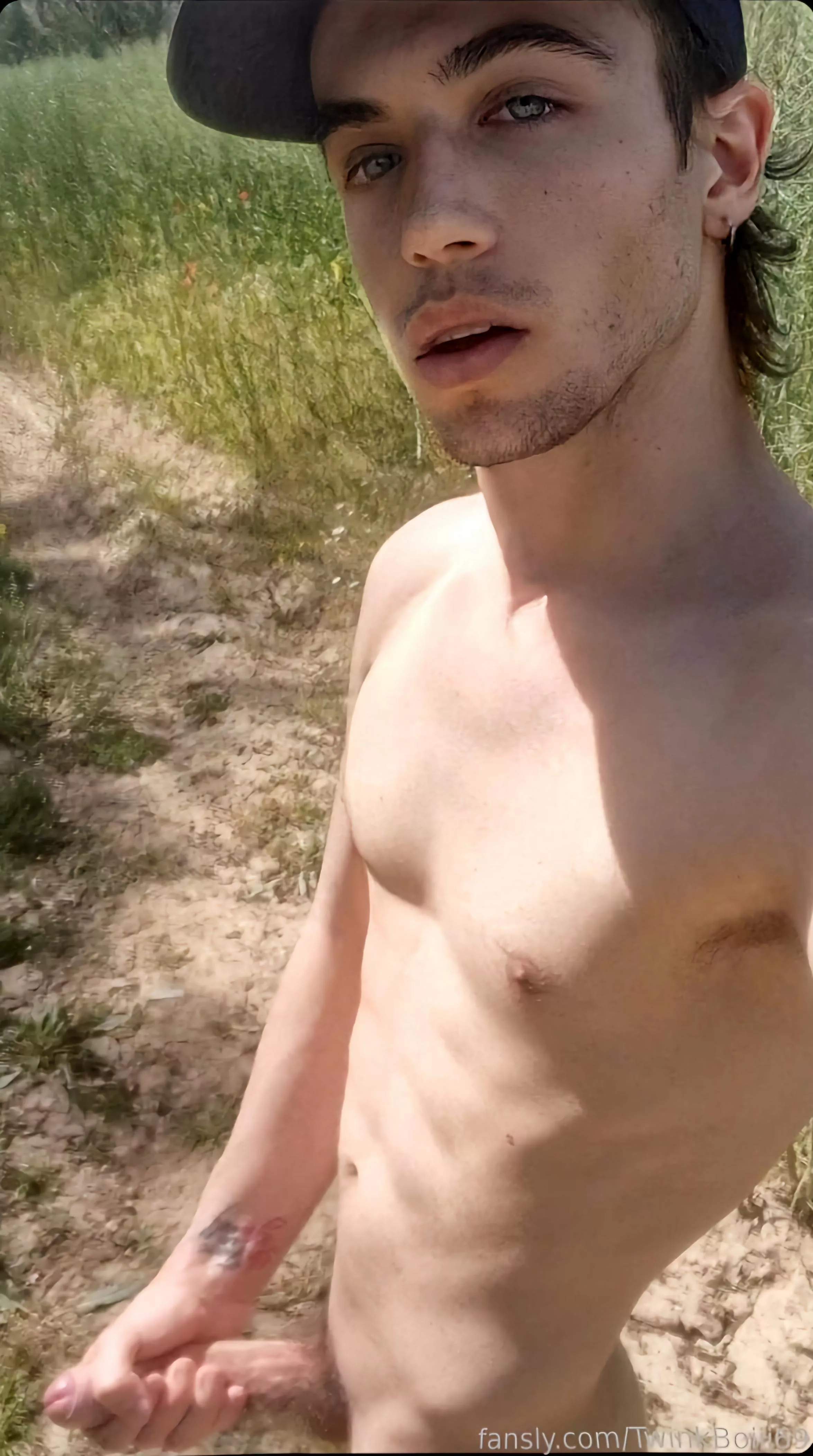 Nude outside posted by Max_Twink