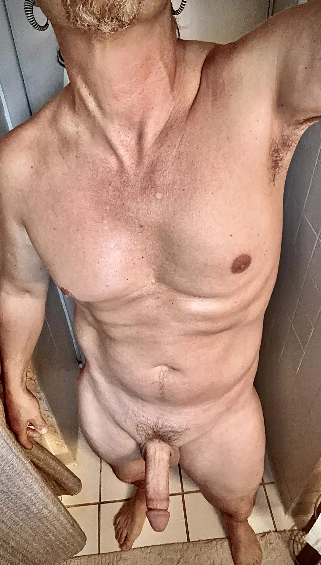 Older(50) Daddy 😏 posted by AllenoftheNella