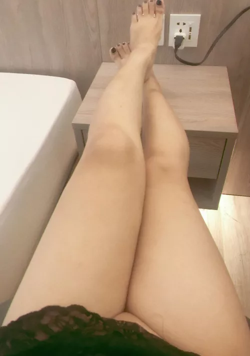 Pahingi ng kumot si Tita HR (f) by midnytCraving28