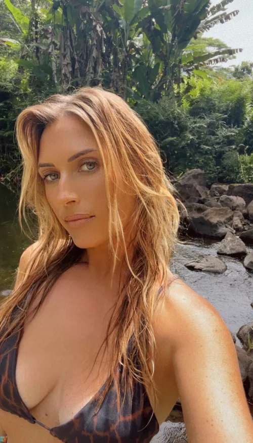 The hottest, most adventurous insta you’ll ever follow @honeybabelia by hunnybabelia