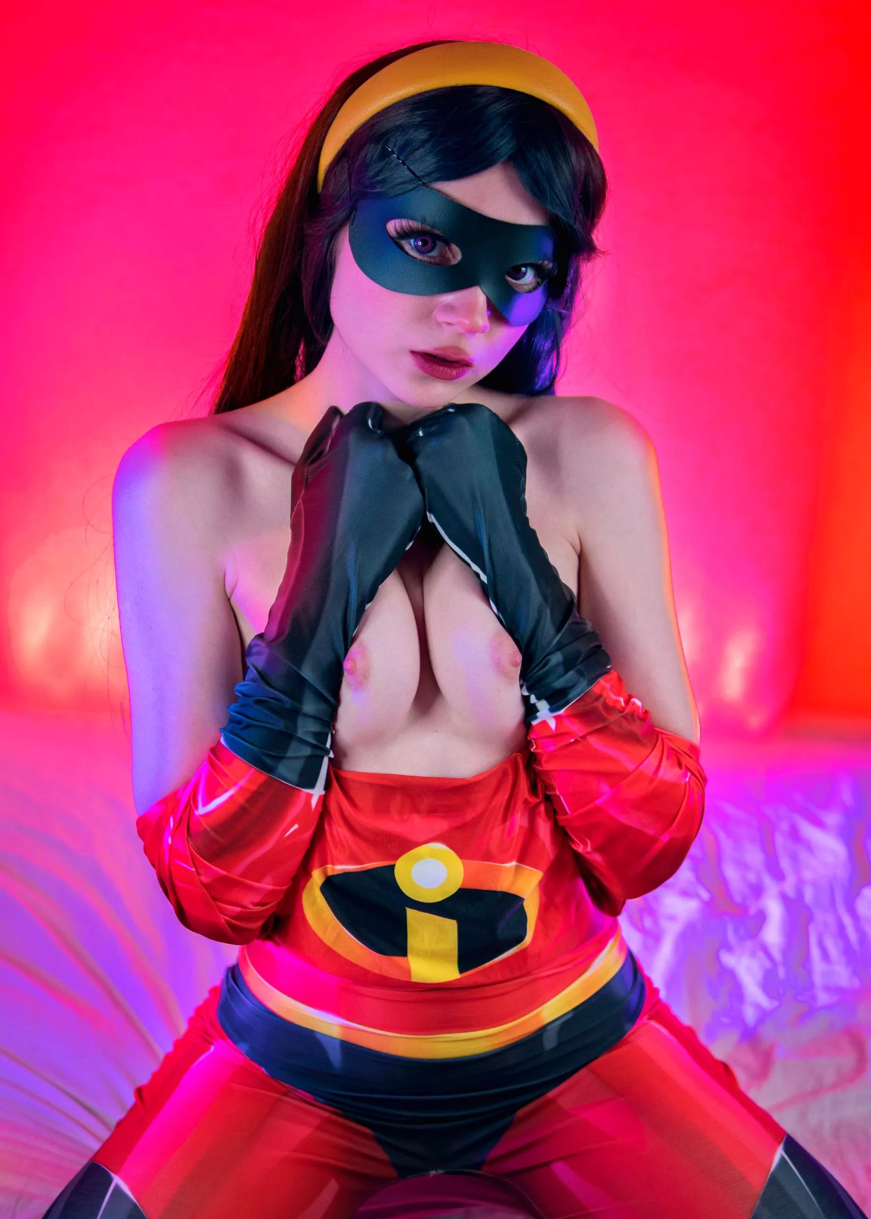 Violet Parr from The Incredibles cosplay by Ave Ria posted by MereOasis