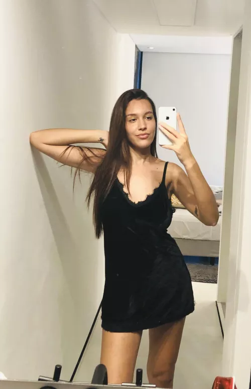 What's your honest opinion about this dress?
 by Mobile-Tie5443