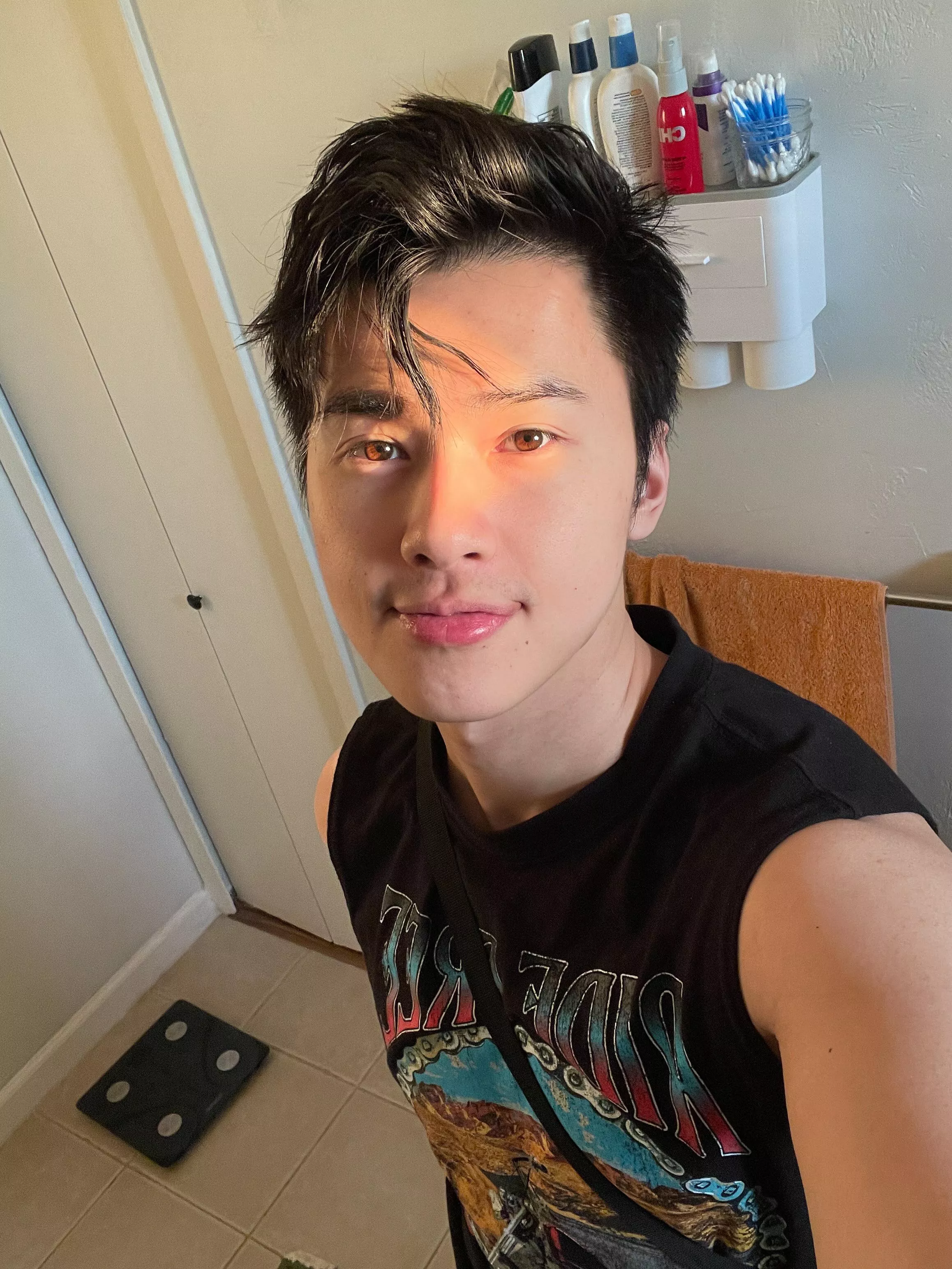 When the light hits your eyes at the right angle! 27  posted by EsperFPS