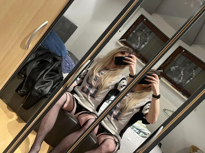 Who wants to watch some football with me?🏈 by Jessi_love21