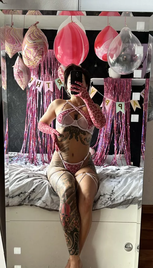 Worship my thighs and let them be your ultimate desire by Uncosenya