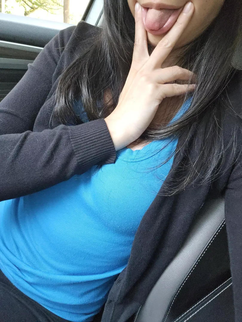 Cum have fun with me in the car  posted by MaleficentMidnight00