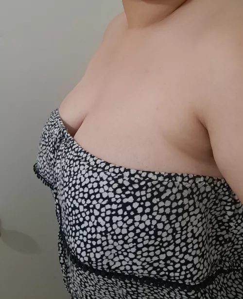 [F] Lazy saturday in my romper  by Ellieerotica2