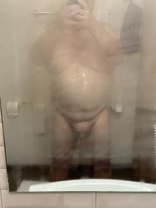 Fresh out of the shower. Onyone wanna mess that up? by denlund