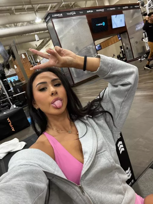 Let's hit the gym together by trixieboo21