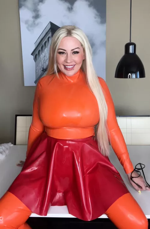 Let’s start the week off with latex  by GodddessLuna