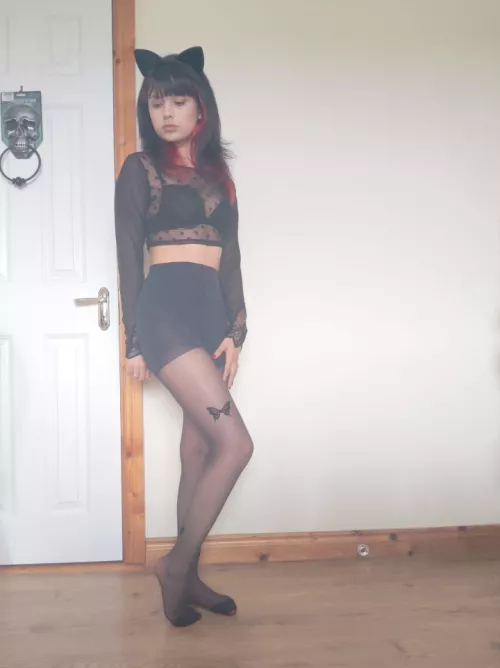 Petite babe  by 8coco3chane1