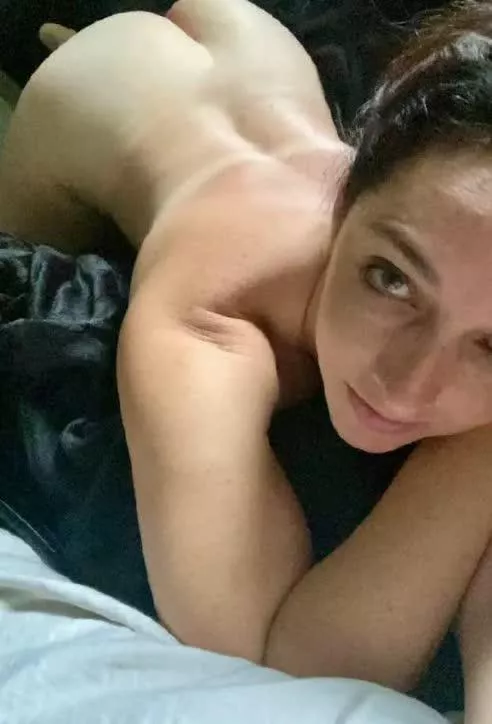 Wanna get naked with a mom like me?
 posted by avafieryy