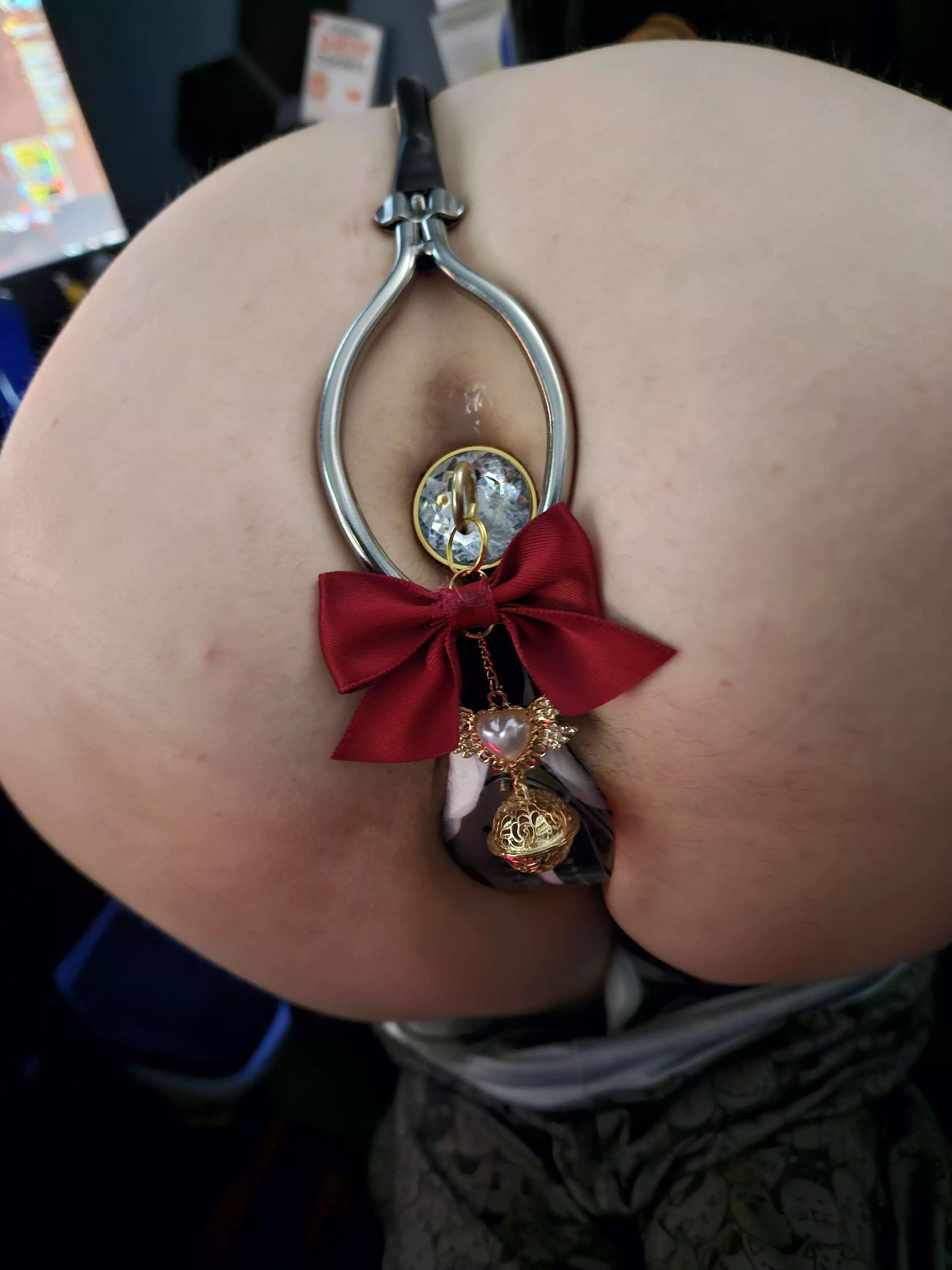 A gift for my master <3 Wrapped up with a bow and all! posted by Lillithid_