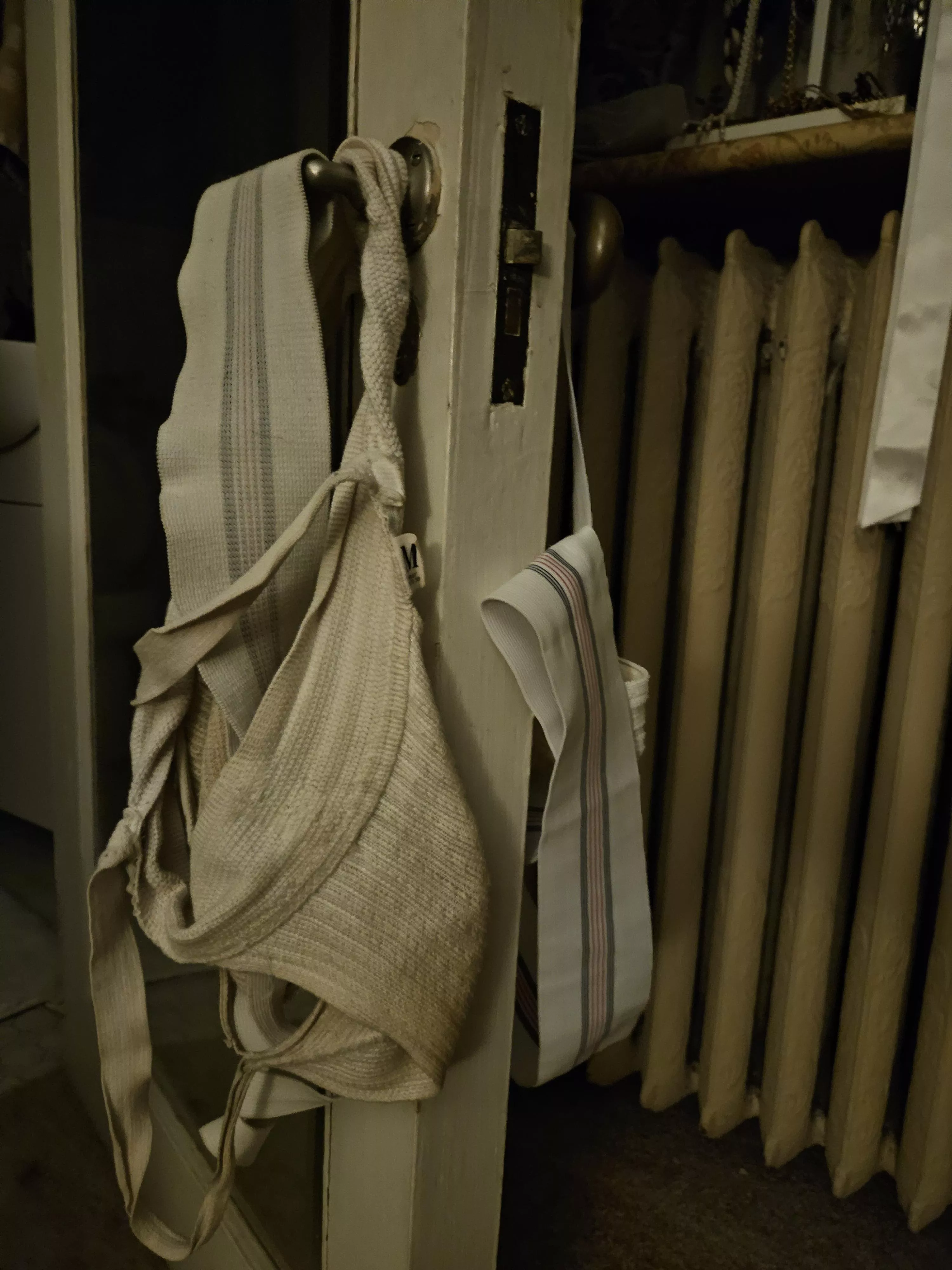 Anyone else's doorknob look like this? posted by showmetheropes98