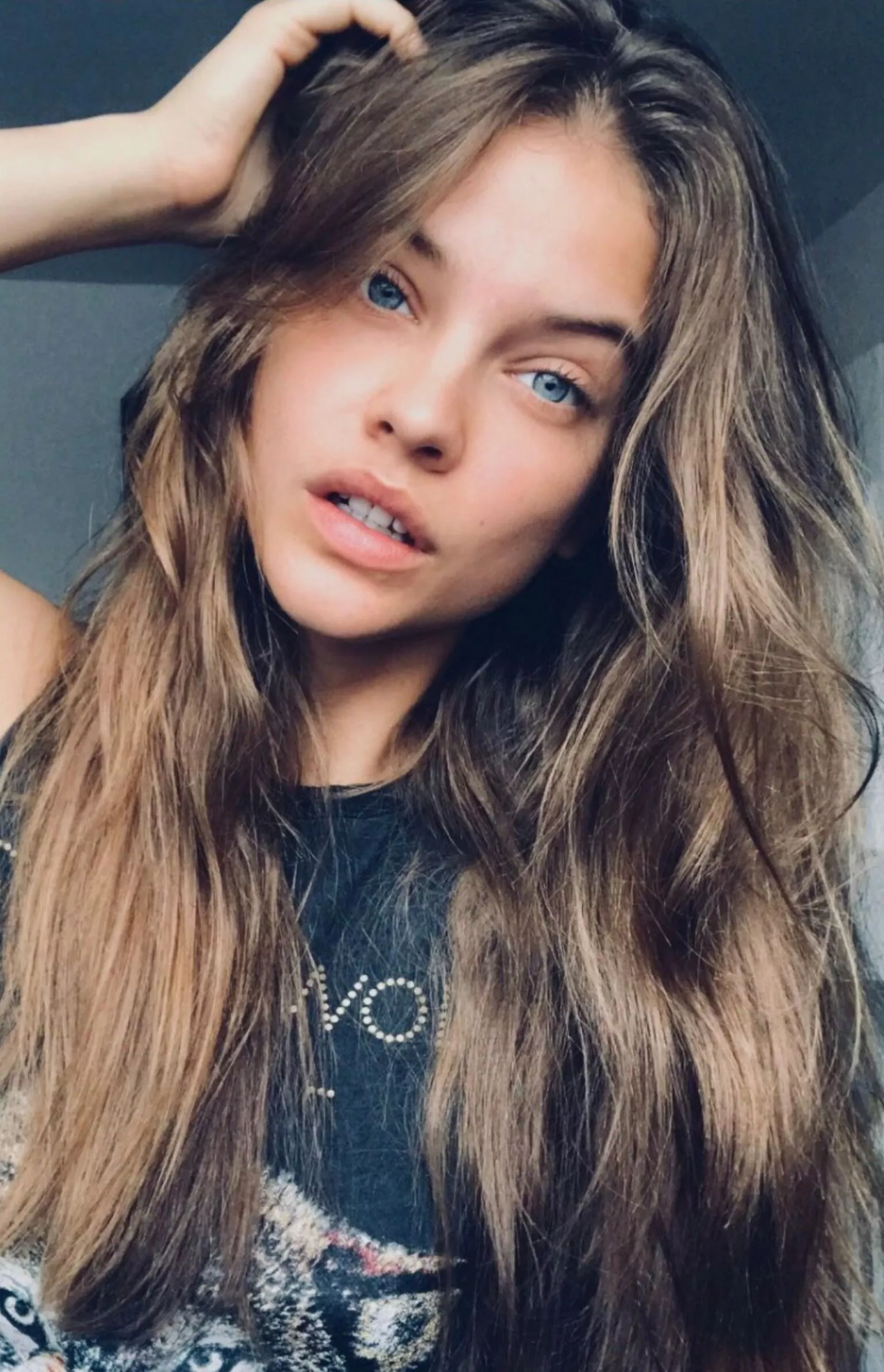 Barbara Palvin posted by qwer5r