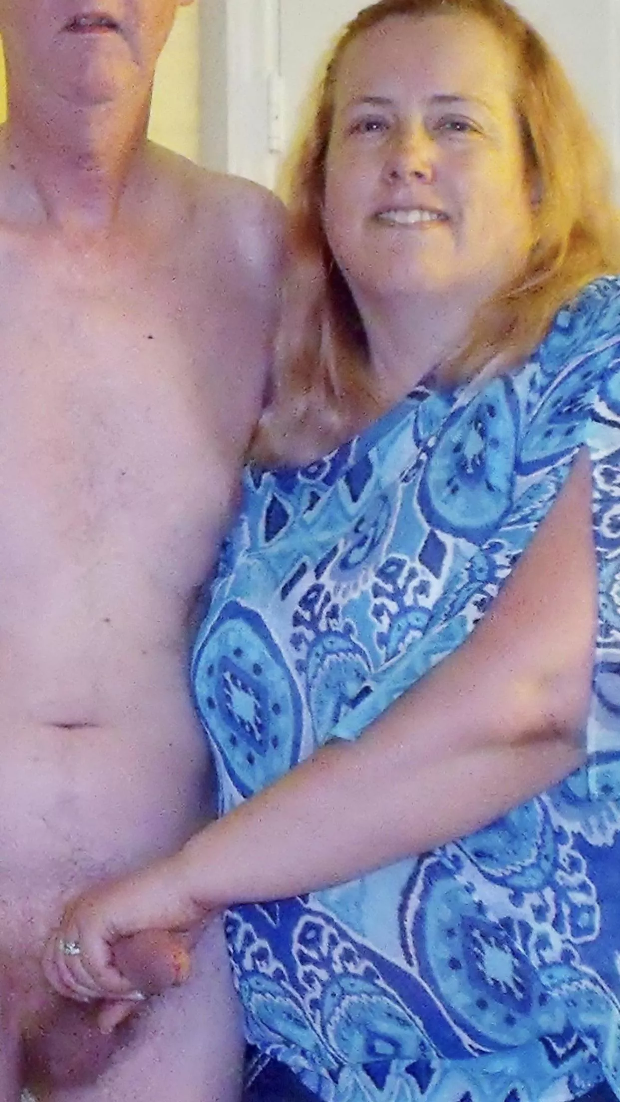 CFNM! Top hold! posted by Gtoboy20042