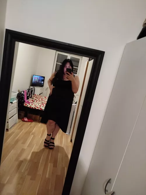 Hi 🖤 by PrinceznaViktorka