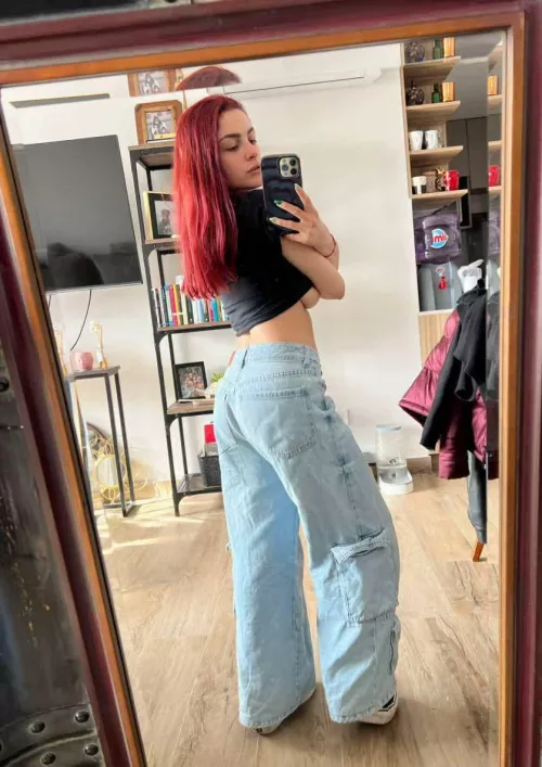 I always look forward to a good mirror selfie to share by candycanemissie