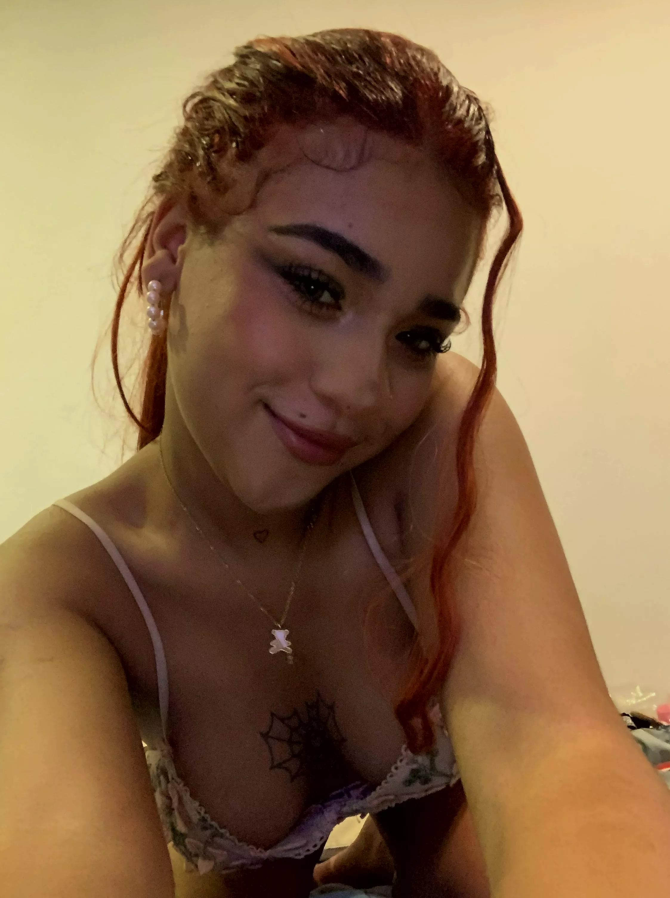 I am living on the edge, having a selfie moment😘 posted by ionafloyd