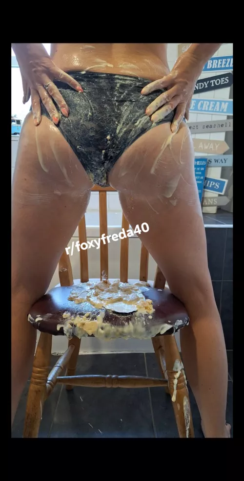 I can never get enough of a custard and cream combo by foxyfreda40