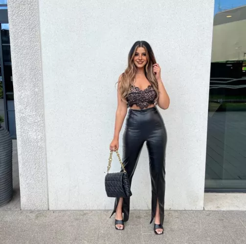 just love how leather feels on me by Melodic_Maven