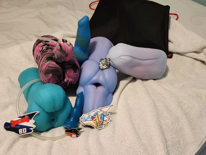 My arsenal :3 by floofybottom