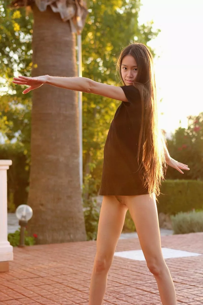 Only a few weird stares and random glances today!! posted by AmeliaBeulahh