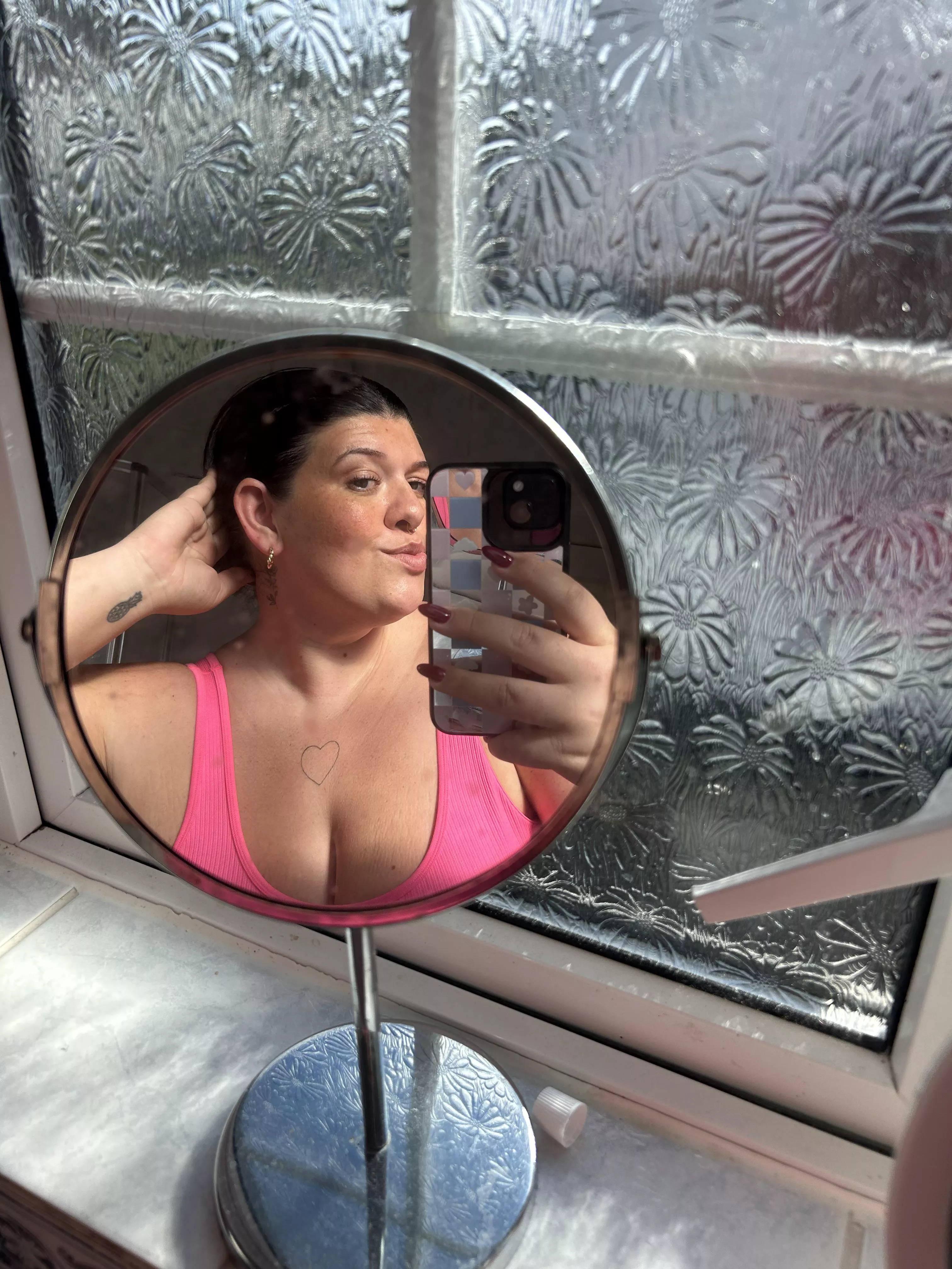 The sunlight was hitting just right ☀️😇 posted by missxsinx