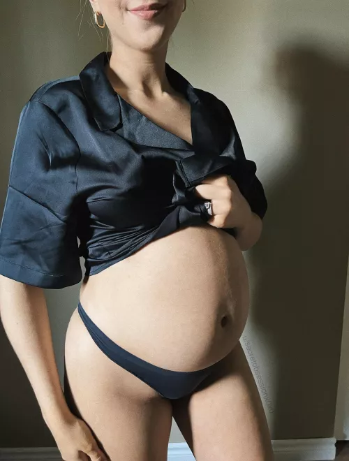 The things I’d let someone with a pregnancy fetish do to my body… by secretobsessionx0x0