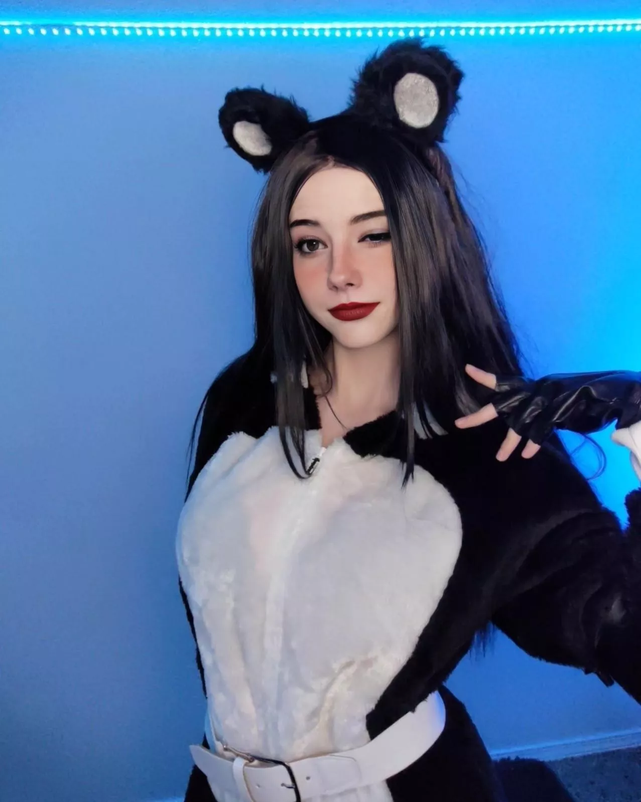 where's my treat?? posted by ShinyyBabe