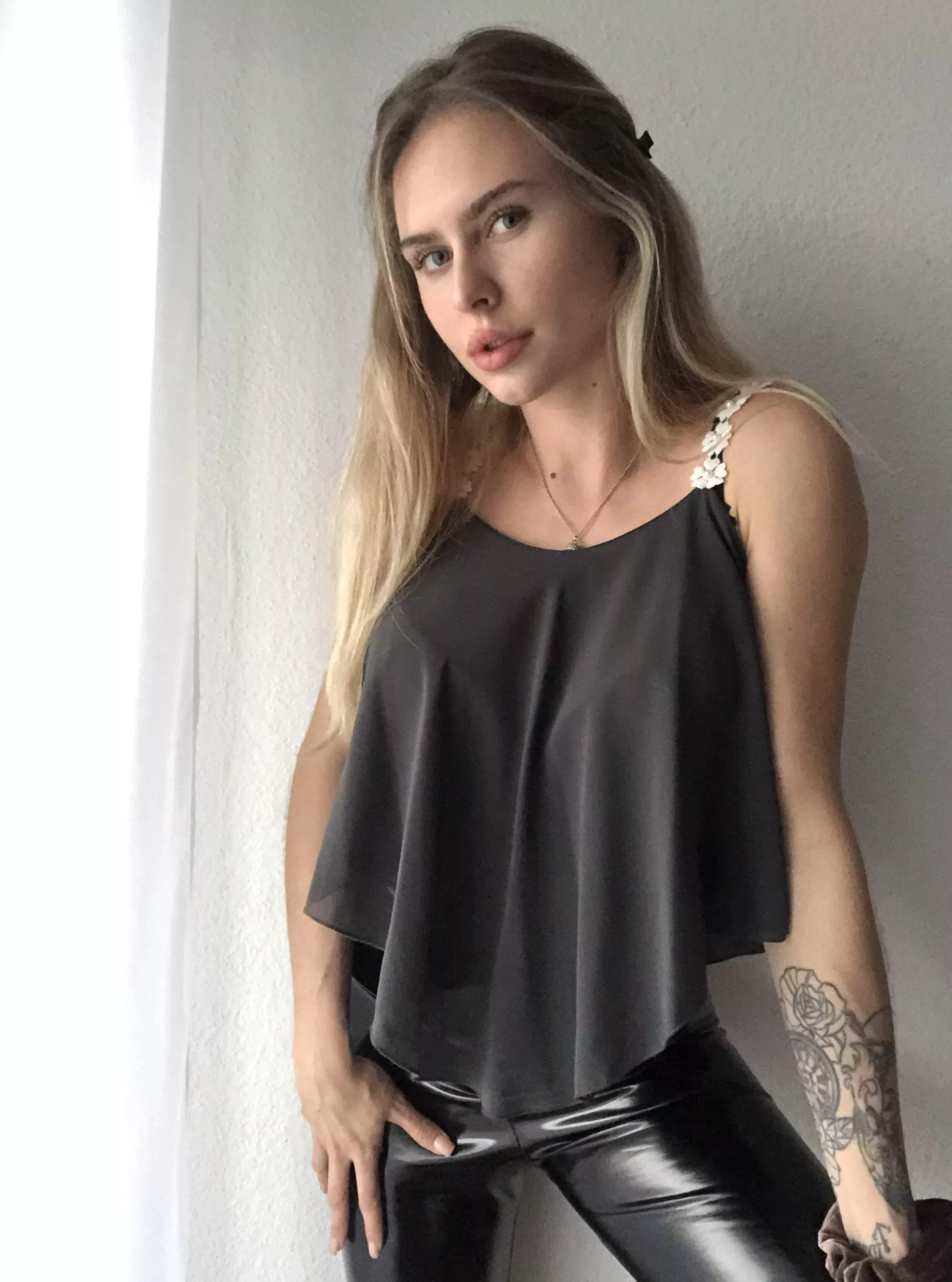 am i classy enough posted by XoticMedussaLove