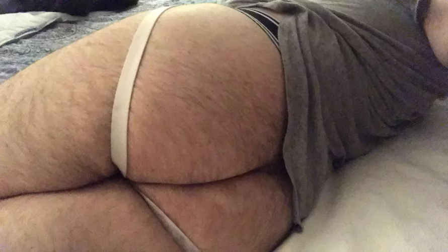 Anyone think my but is cute?  by gypsybear_