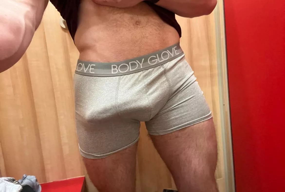 Dressing rooms are always a turn on (26) posted by Jvader1939