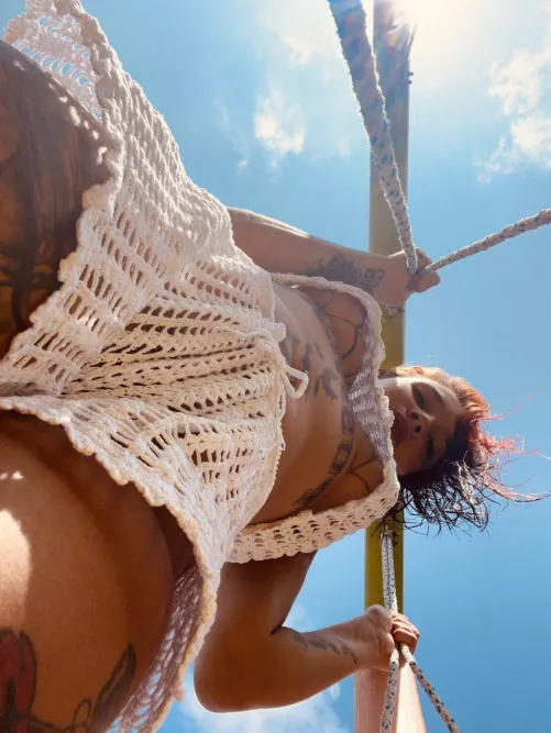 I love the way my silhouette looks from below by External_Teach_302