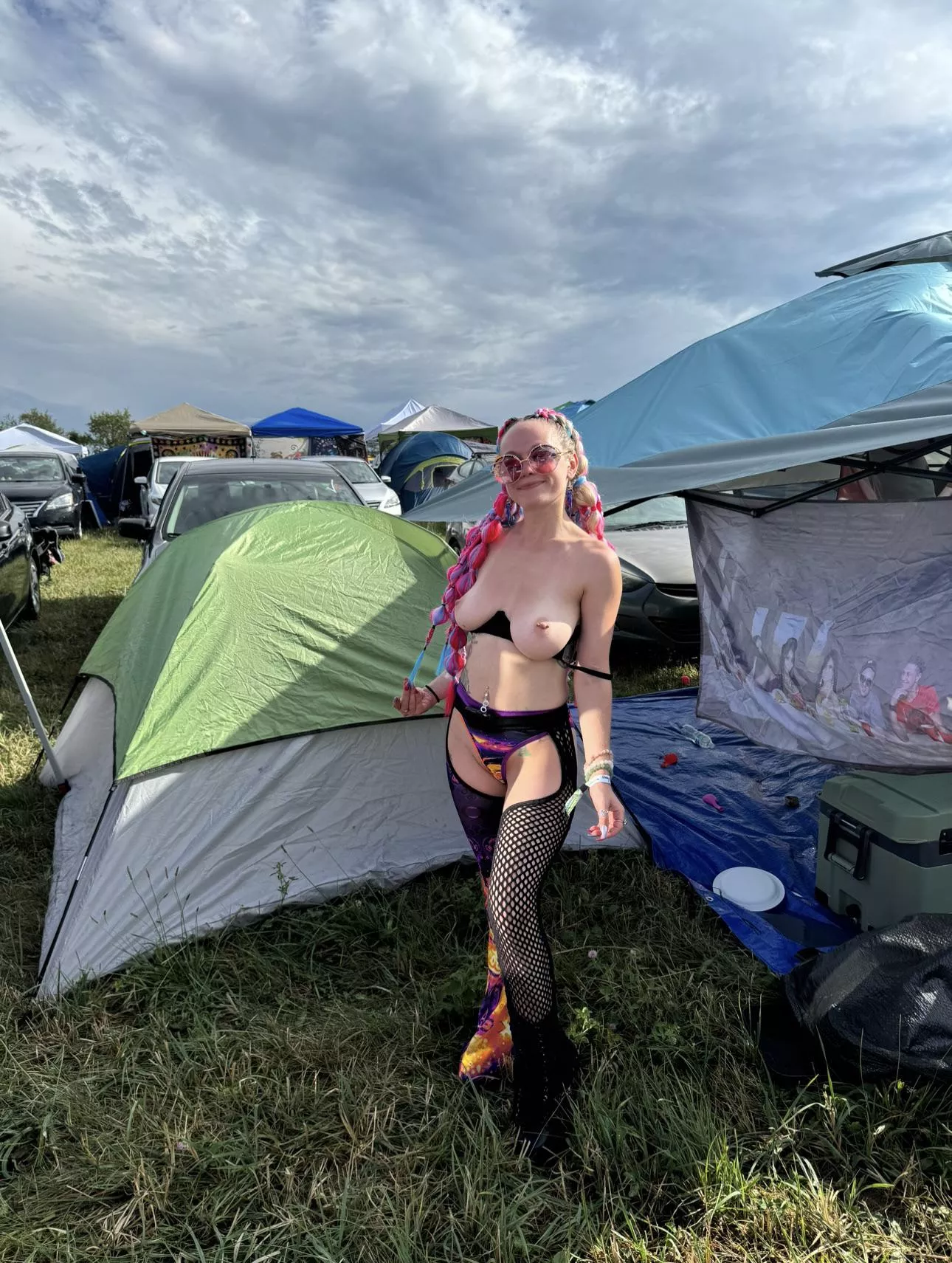 i walked to every campsite until i found someone who wanted to fuck me  posted by megs__dead