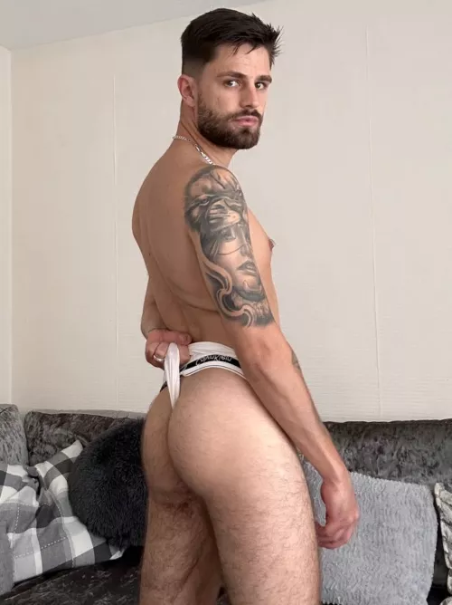 I'm really hoping that the extra squats are paying off 😉 by HOTUKDILF