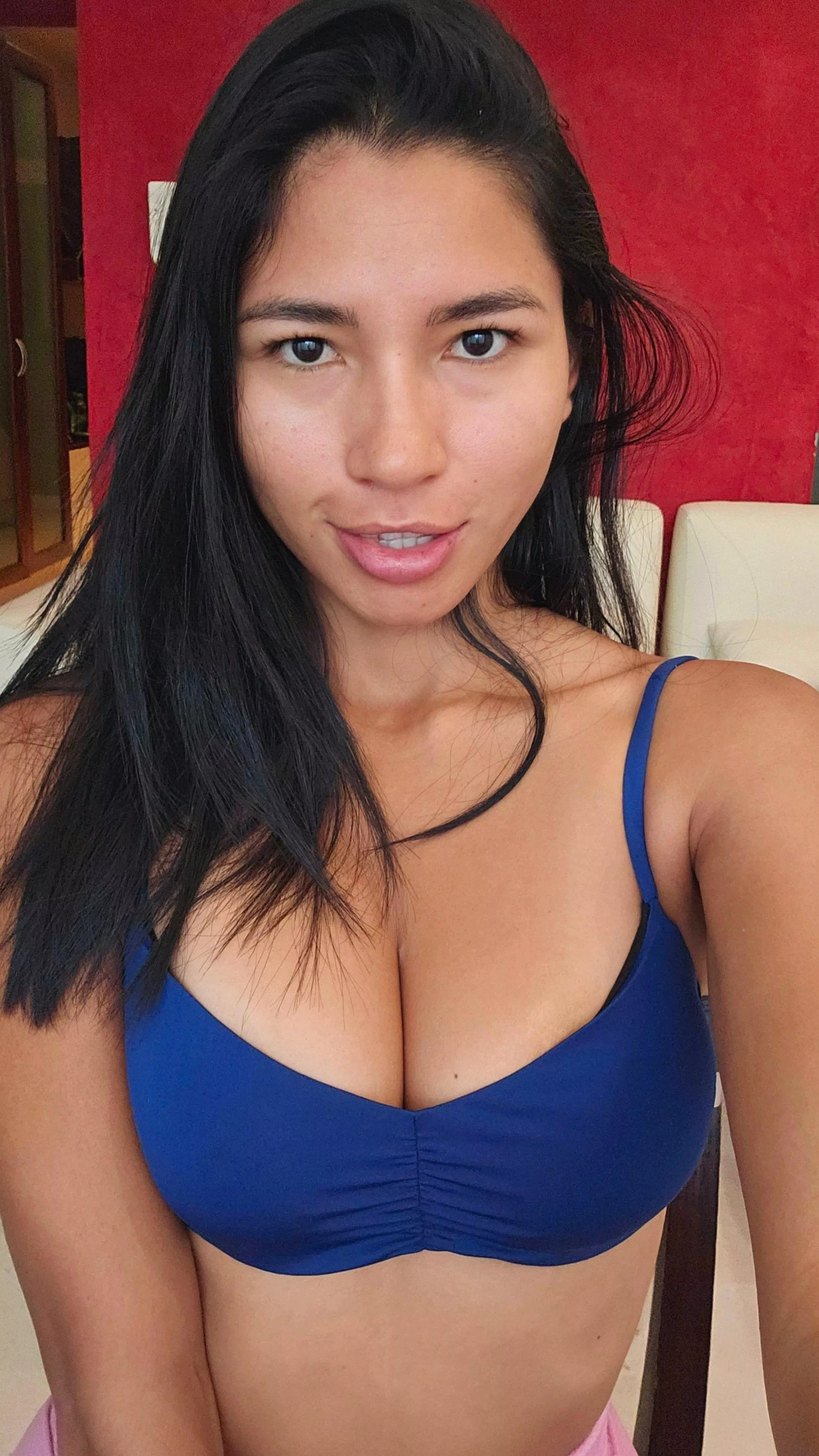 It's hard not to stare, I know posted by baddiexgirl