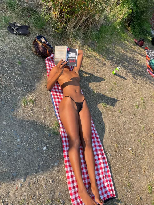 Nude beach vibes :) by sveltegoddess_