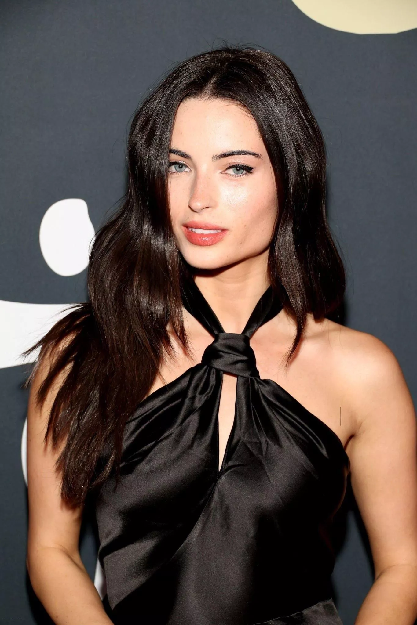 Renee Murden posted by James007BondUK