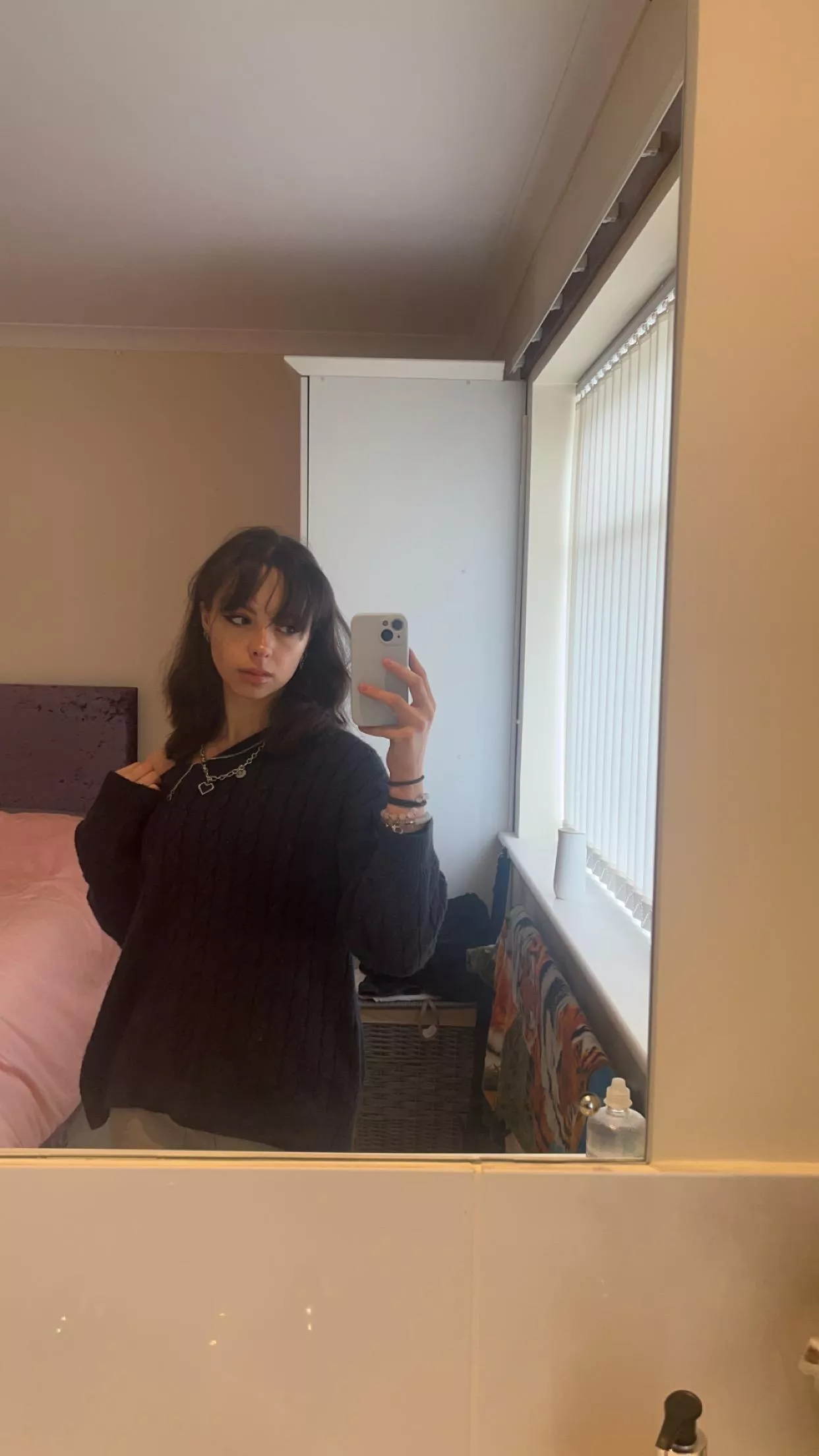 Selfie of a classy girl who's ready to go out :) posted by Rich-Addition3114