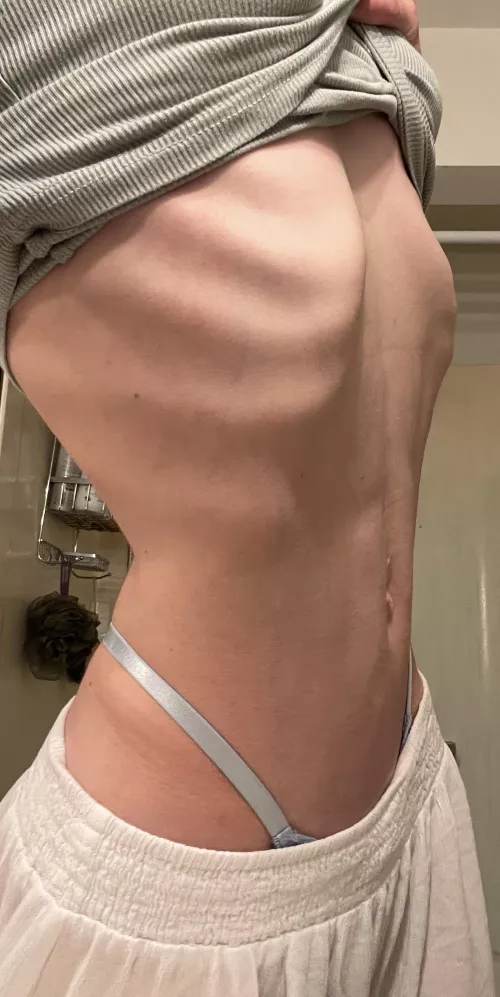 trace the curves of my ribcage with your tongue.  by ybtglix