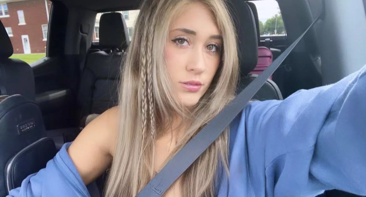 26F 💙💙 posted by skylaratwell_NSFW