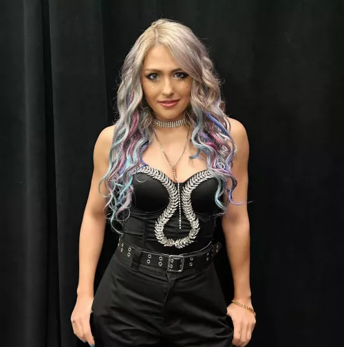 Giulia  by brunson862